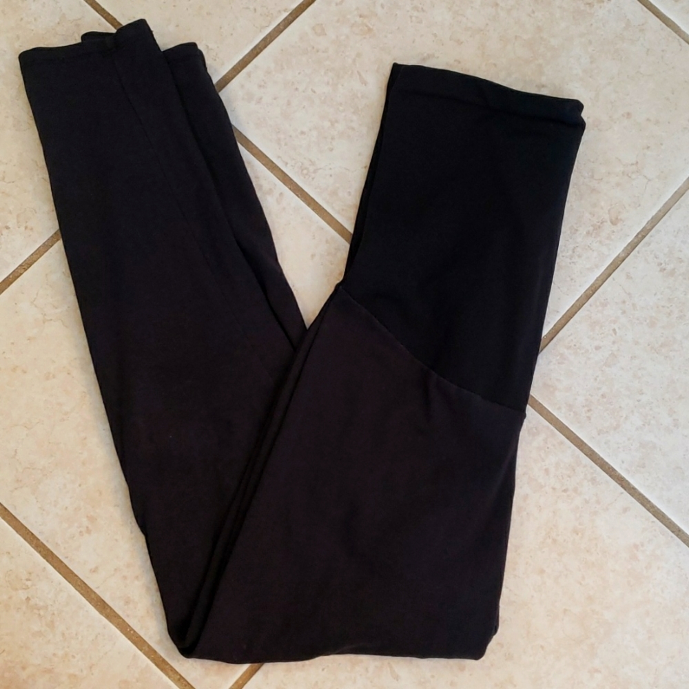 Capri length maternity leggings